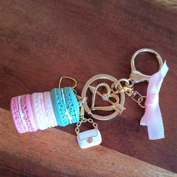 Macarons Keychain with Bow And 18K Gold Plated Stainless Steel Hearts Charms. - Picture 4 of 4